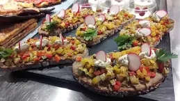 371-biocoop-courondelle-bio-tartine-planche.webp